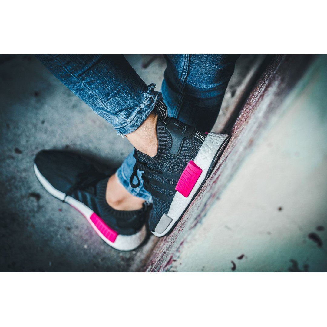 NMD R1 PK Shock Pink Grey Core Black - DistriSneaks